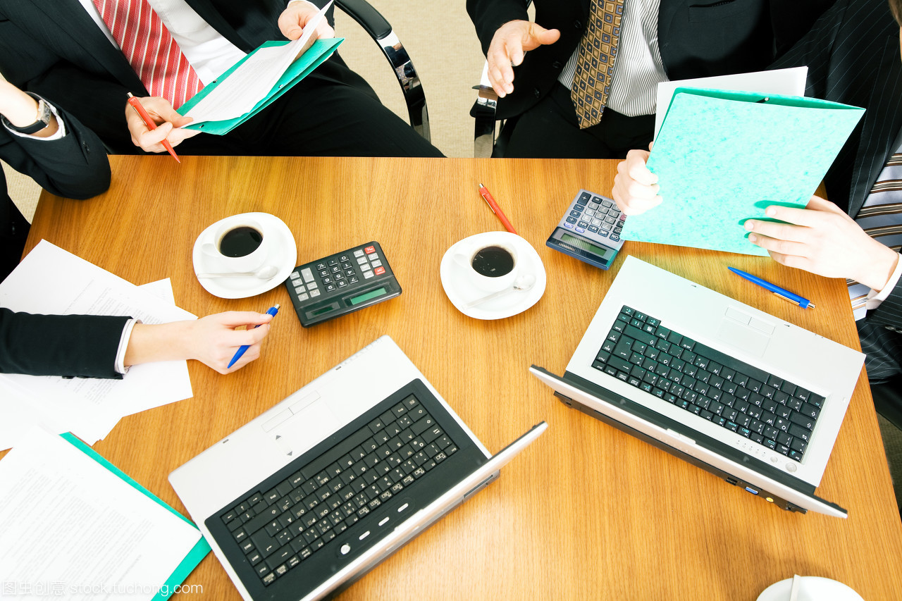 商务服务中的团队协作与个人专业精神